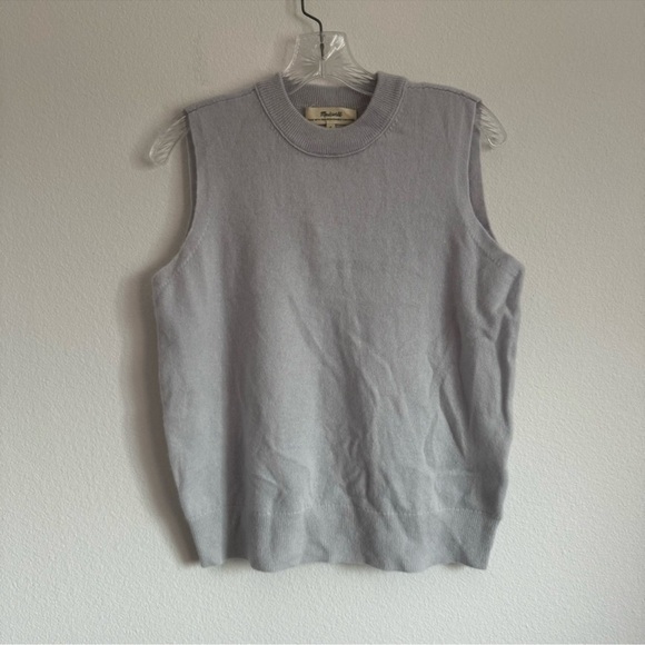 Madewell (Re)sponsible Cashmere Crewneck Sweater Vest in Heather Sky Grey Size M - Picture 3 of 10